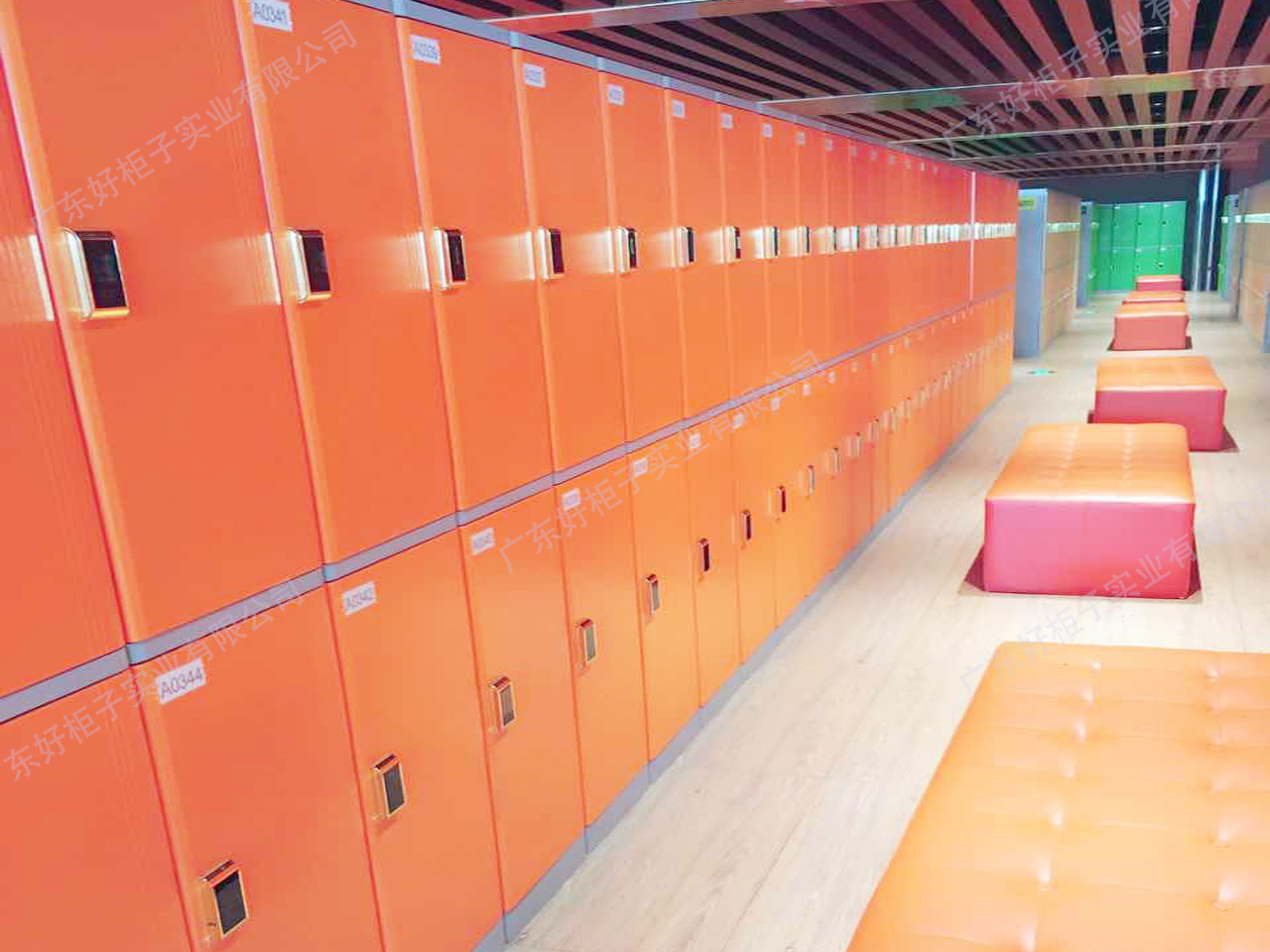 遼陽(yáng)歡樂(lè)海溫泉水上樂(lè)園更衣柜